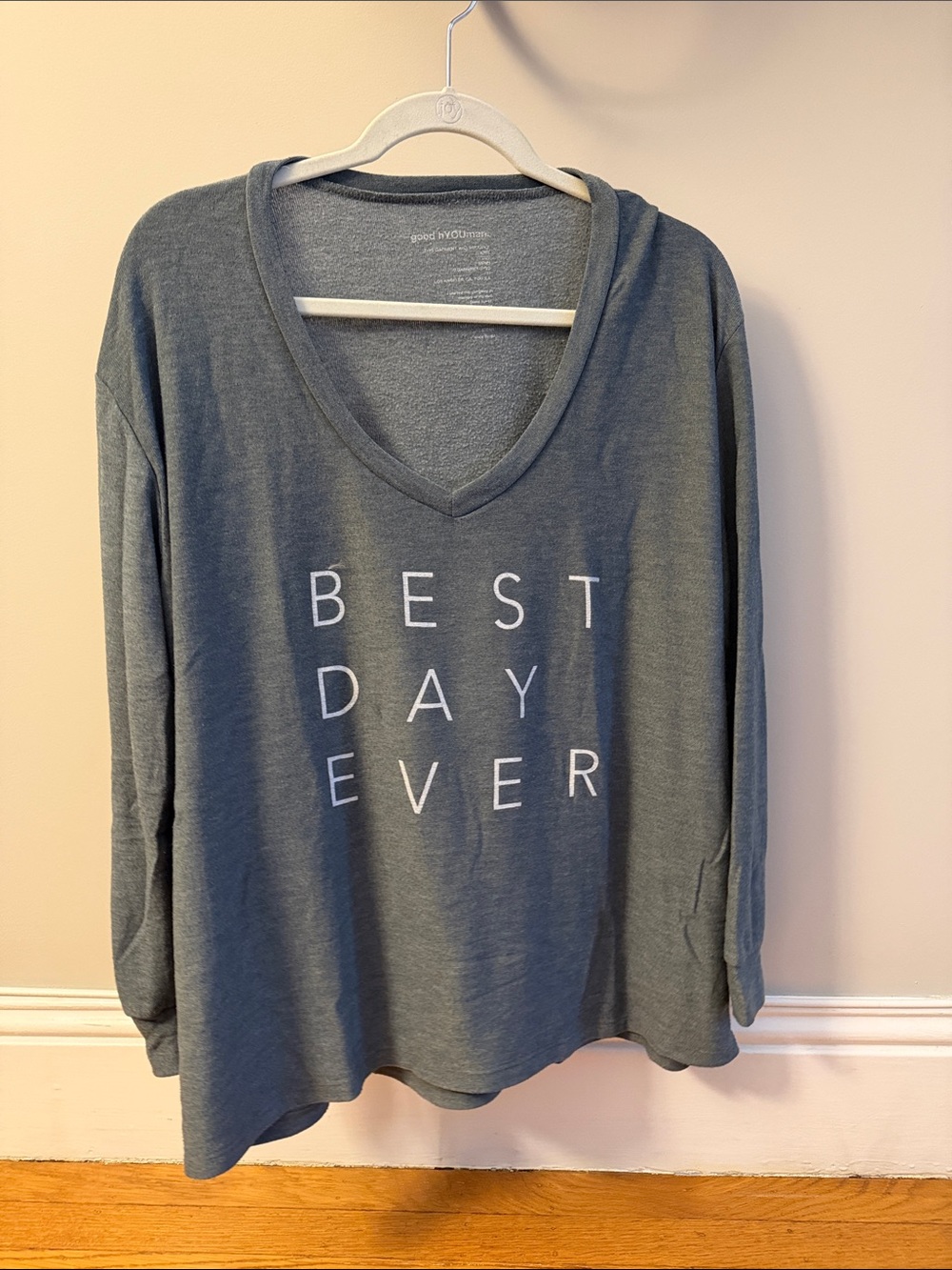 good hYOUman 'Best Day Ever' V-Neck Long Sleeve Top - Gray